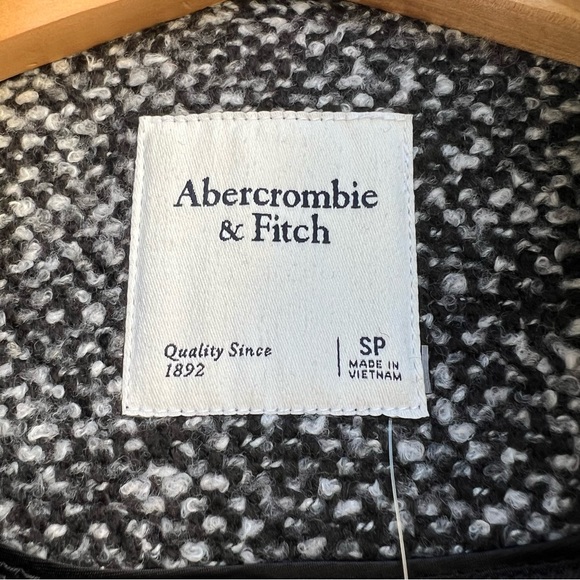 Abercrombie, tweed blazer coat, size small petite - Picture 6 of 12